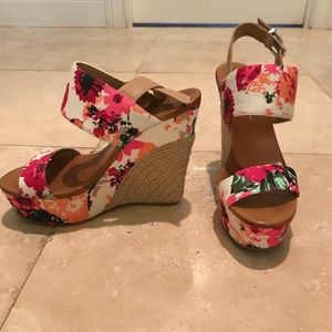 Jessica Simpson platform wedges